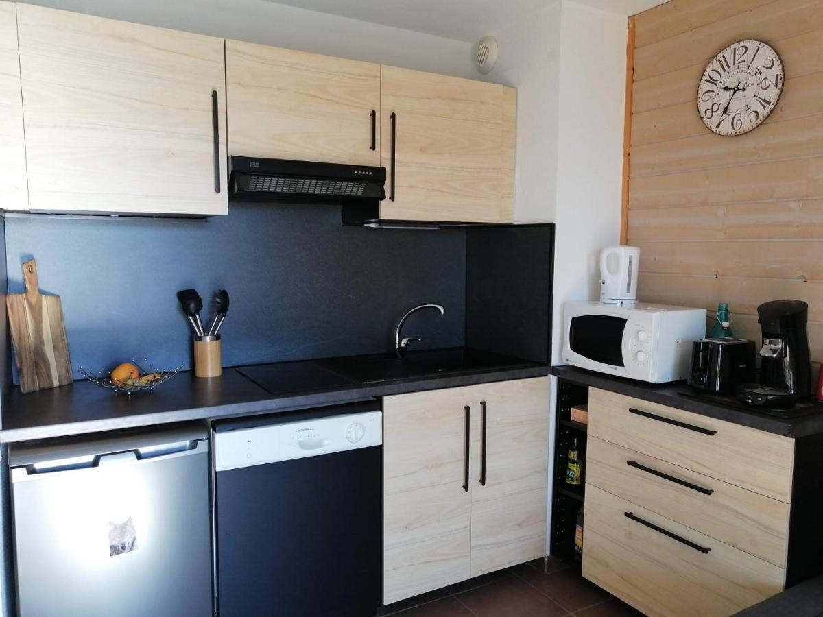 Appartement 2 Chambres Au Calme Лез Англ Екстериор снимка