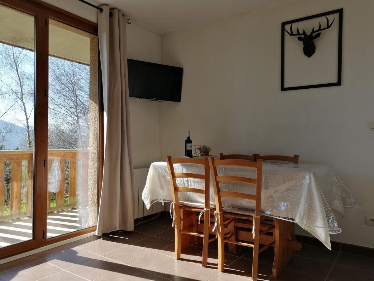 Appartement 2 Chambres Au Calme Лез Англ Екстериор снимка