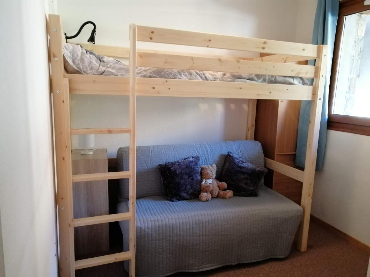 Appartement 2 Chambres Au Calme Лез Англ Екстериор снимка
