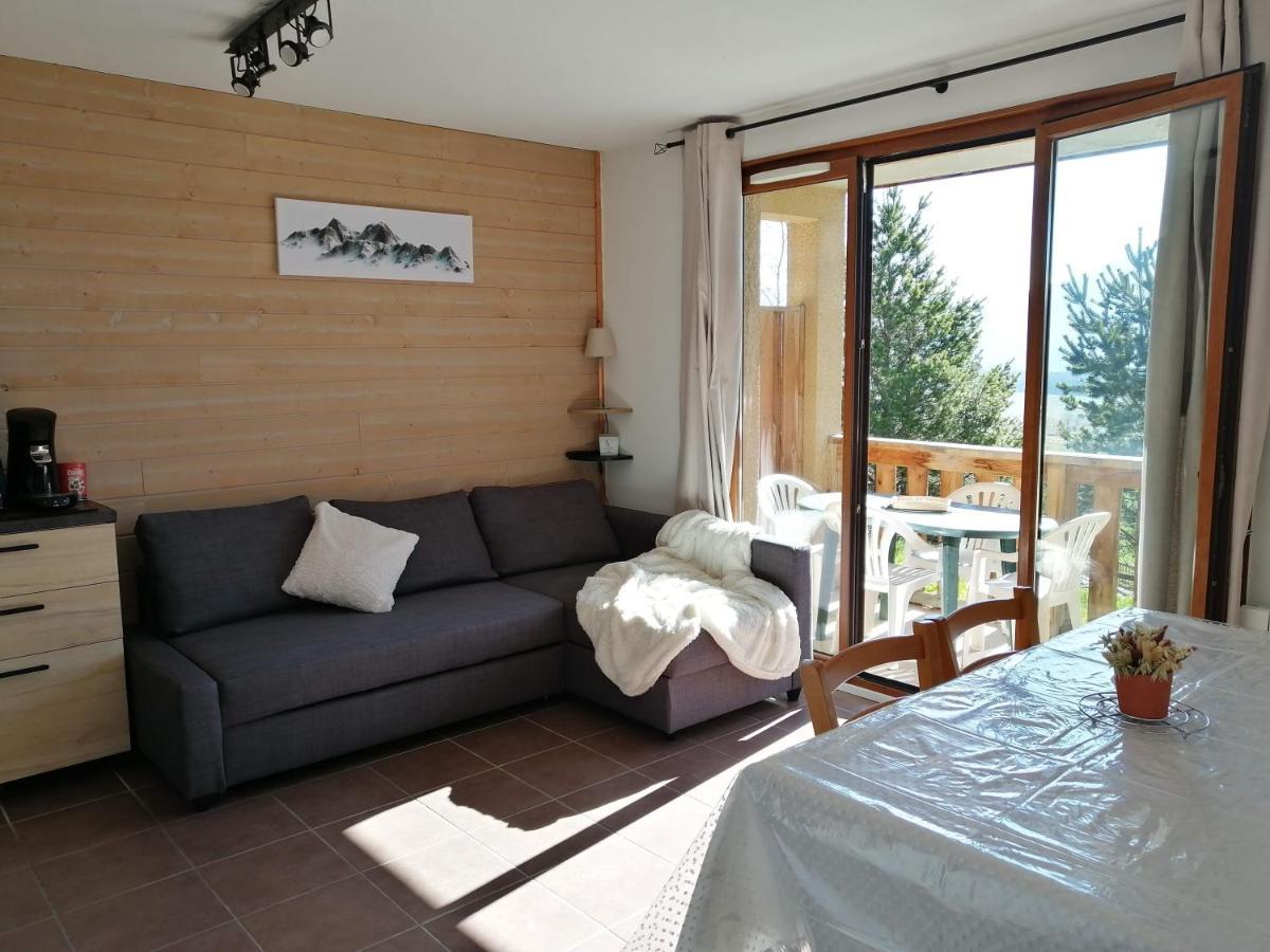Appartement 2 Chambres Au Calme Лез Англ Екстериор снимка